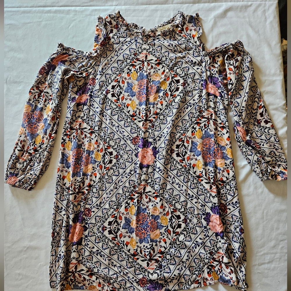 Drapey, cold shoulder shift dress, size juniors large